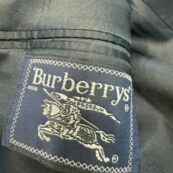 BURBERRY men’s wool navy blue pinstripe blazer. 2 button close sz 42L - Picture 3 of 9